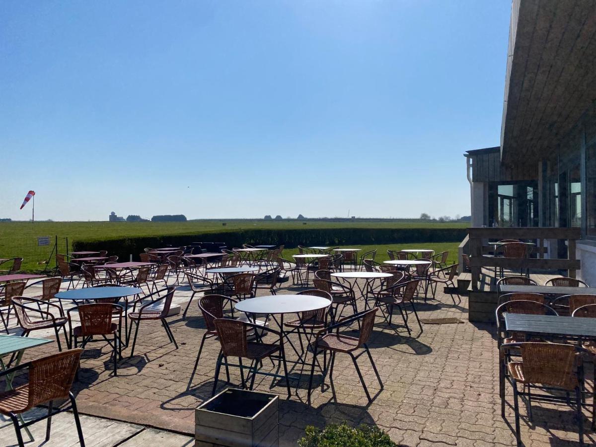 Logis Hotel & Restaurant De L'Aerodrome De La Baie De Somme Buigny-Saint-Maclou المظهر الخارجي الصورة