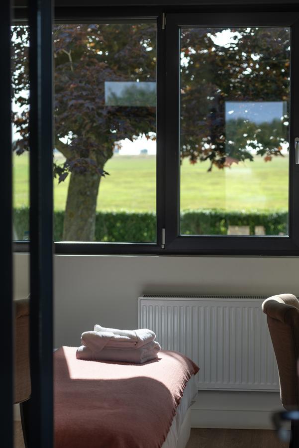 Logis Hotel & Restaurant De L'Aerodrome De La Baie De Somme Buigny-Saint-Maclou المظهر الخارجي الصورة