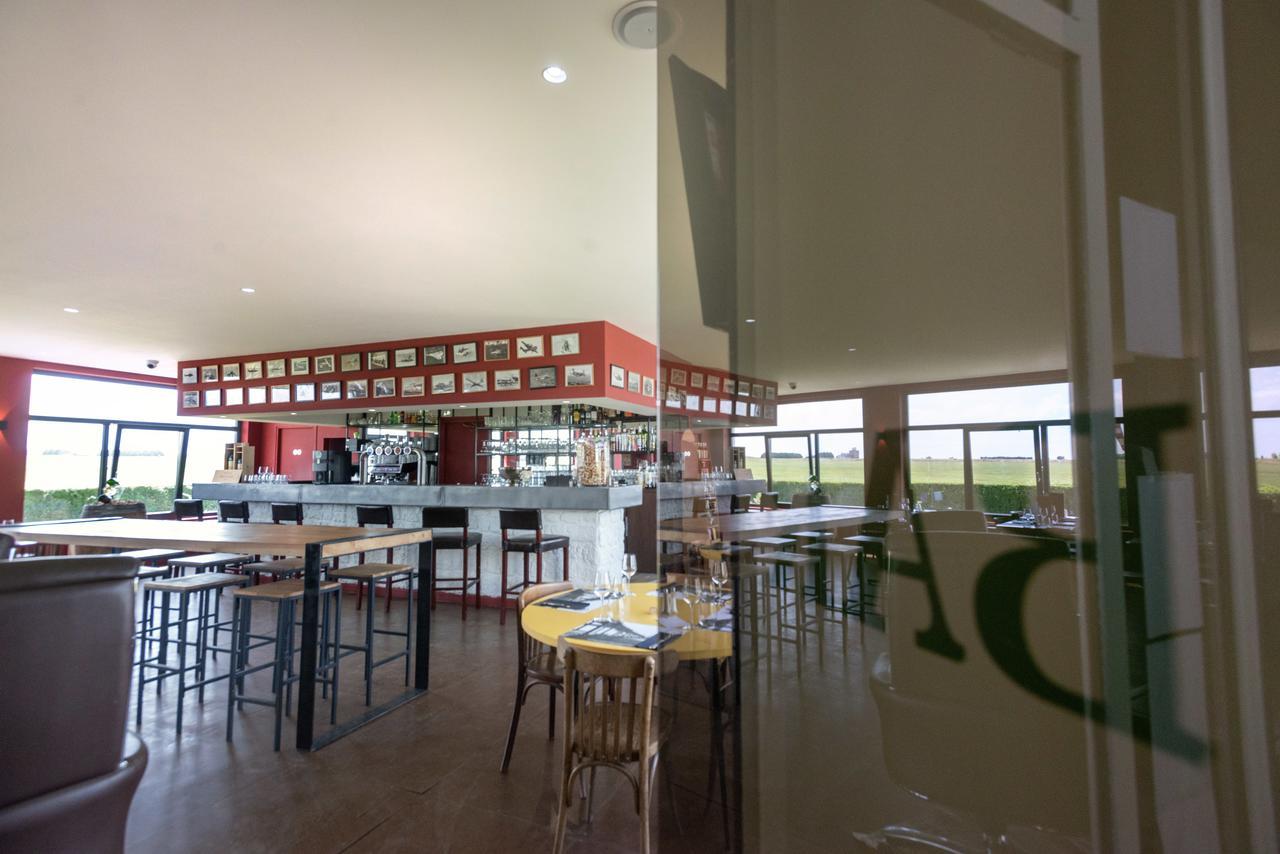 Logis Hotel & Restaurant De L'Aerodrome De La Baie De Somme Buigny-Saint-Maclou المظهر الخارجي الصورة